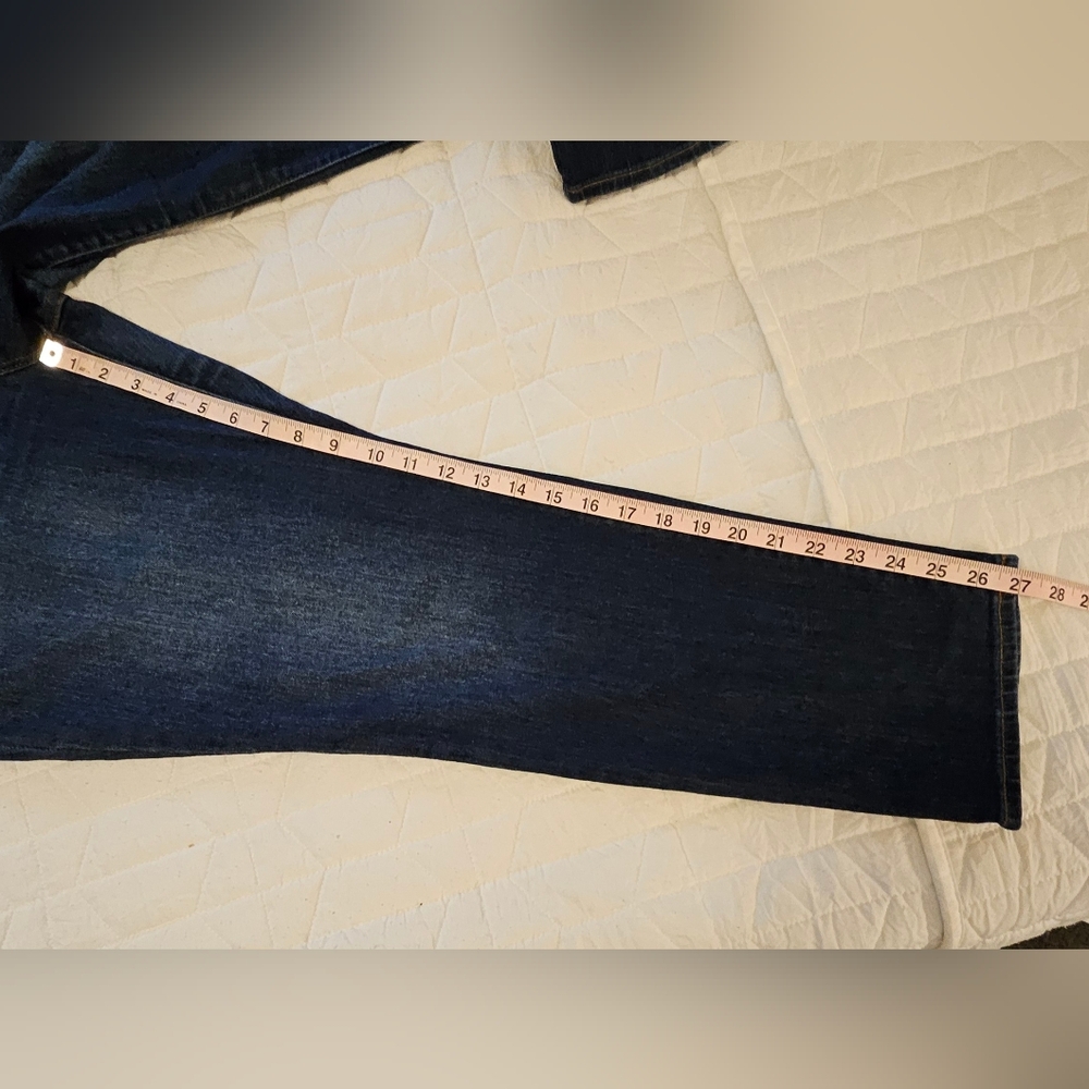 Old Navy Classic Dark Blue Women's Straight-Leg Jeans - Picture 6 of 6